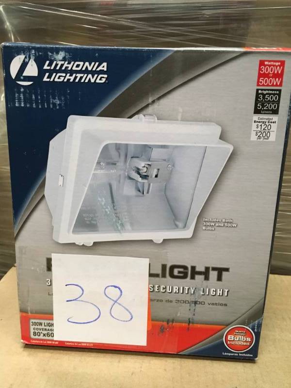 lot 38 image: Lithonia Lighting 1-LAMP WHITE OUTDOOR FLOOD LIGHT n good condition