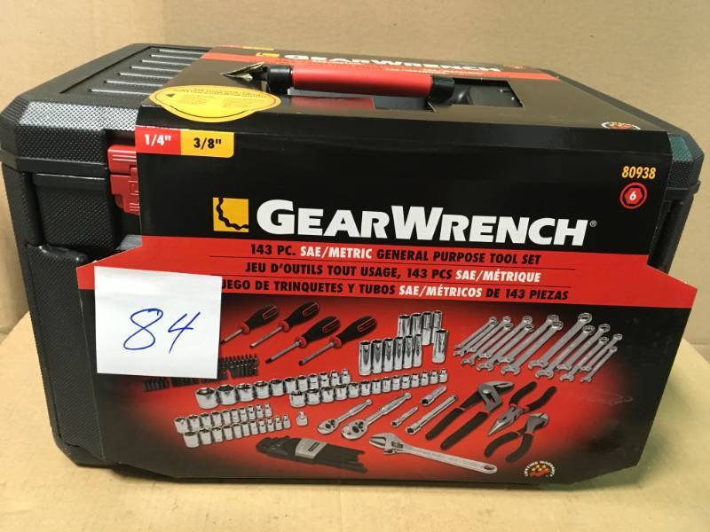 lot 84 image: Gearwrench 80938 143 Piece Mechanics Tool Set 14 -12 Drives in good condition