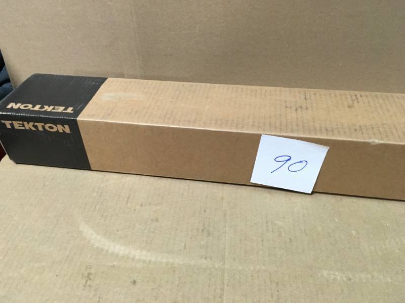 lot 90 image: TEKTON 34 in. Drive Click Torque Wrench (50-300 ft.lb.) not used