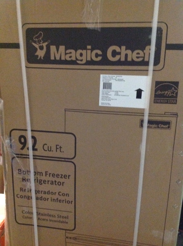 lot 104 image: Magic Chef 23.8 in. W 9.2 cu. ft. Bottom Freezer Refrigerator in Stainless in good conditions