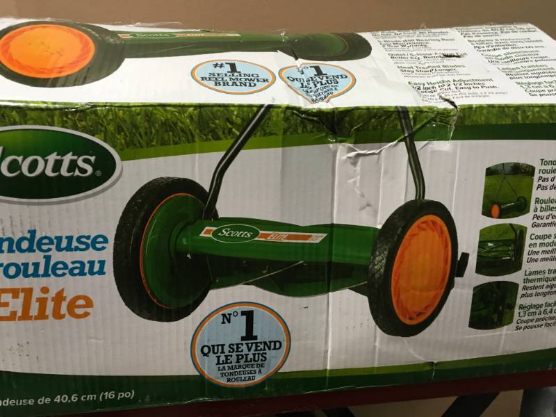 lot 59 image: Scotts Scotts 16 in. Manual Walk Behind Push Reel Lawn Mower used in good condition
