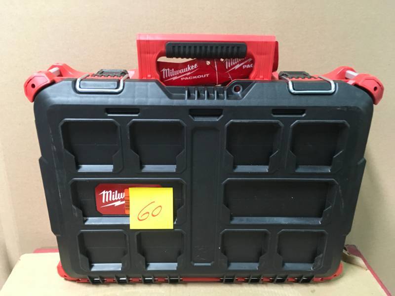 lot 60 image: Milwaukee PACKOUT 22 in. Tool Box not used