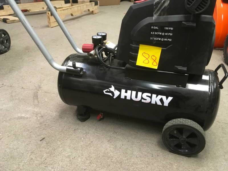 lot 88 image: Husky 8G 150 PSI Hotdog Air Compressor in very good condition