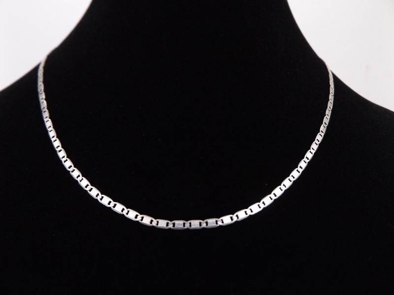 lot 74 image: .925 Sterling Silver Etched Star Mariner Link Necklace