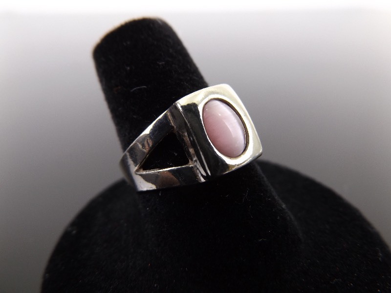 lot 80 image: .925 Sterling Silver Pink Cats Eye Chrysoberyl Cabochon Ring Size 7