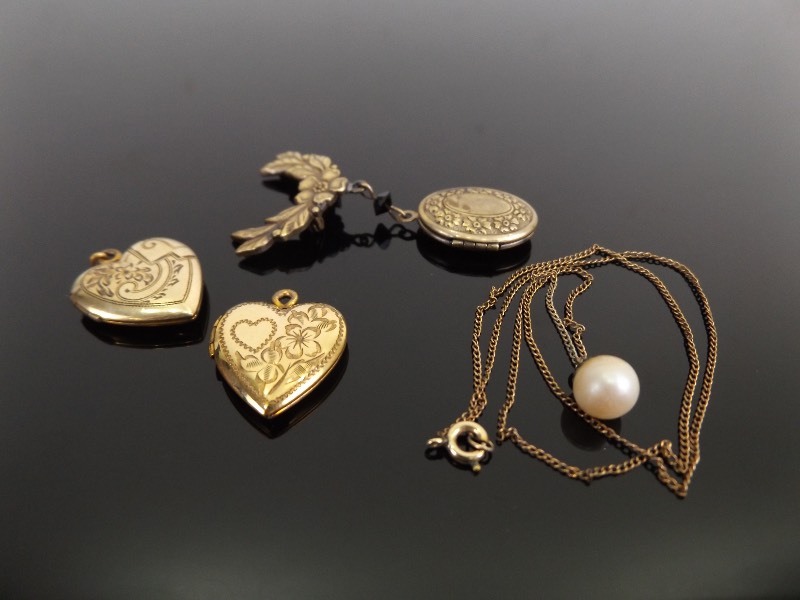 lot 98 image: Collection of Antique Gold Filled Lockets