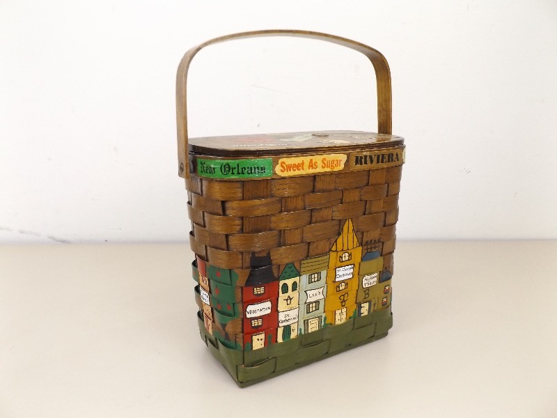 lot 5 image: Vintage Coro Nan Hand Painted Basket Purse