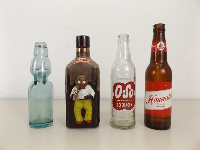 lot 18 image: Lot of Vintage Collectible Bottles