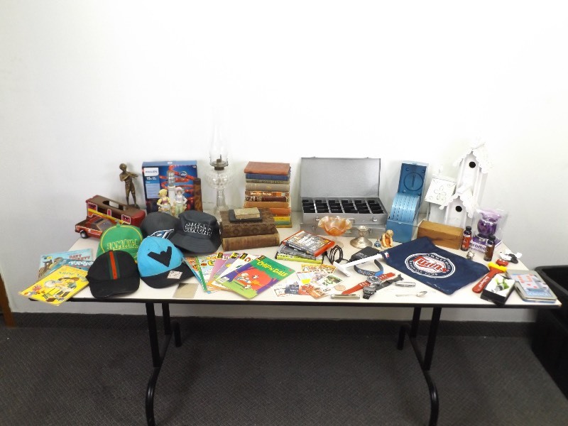 lot 100 image: Large Lot of Misc Collectibles, Household, etc.