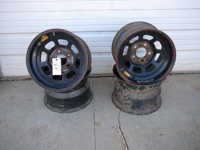 lot 64 image: 4-Bassett Steel Wheels