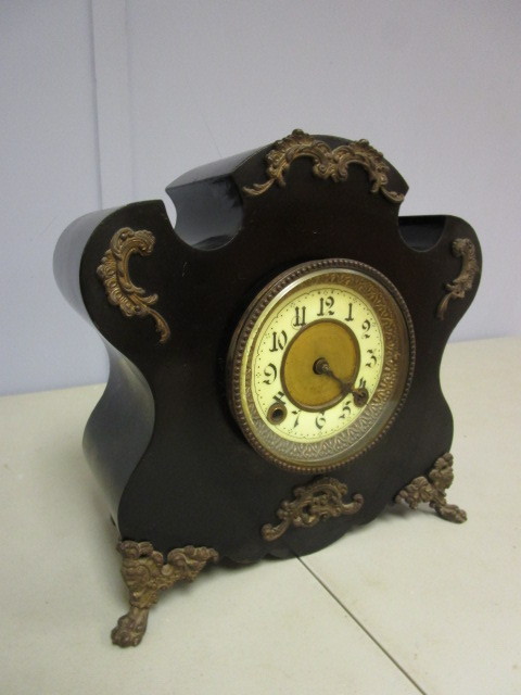 VINTAGE BLACK MANTEL CLOCK