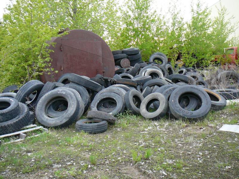 lot 127 image: Large Lot of Tires (you can pick how many you want)
