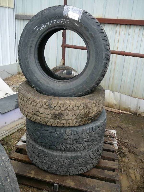 lot 46 image: Tires P26570R17