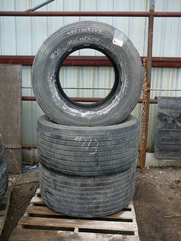 lot 43 image: Tires 44550R22.5