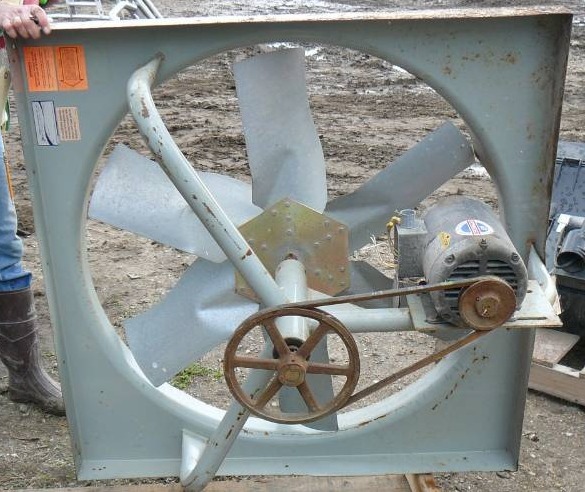 lot 32 image: Exhaust Fan