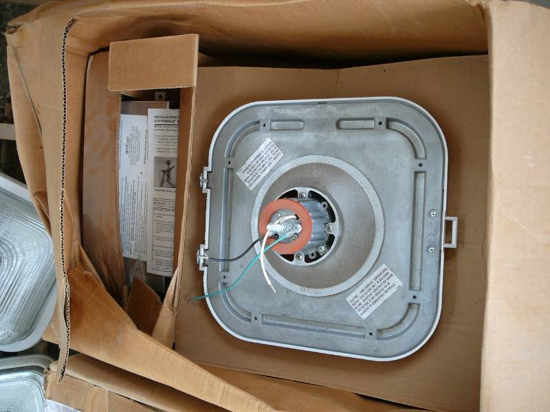lot 2 image: Scottsdale Canopy Some have never been used or Shed Lights
