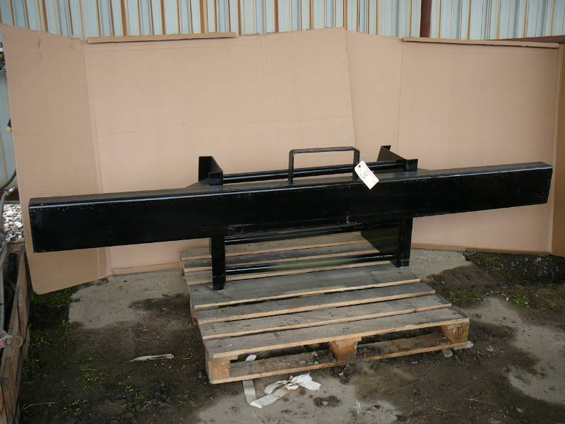 lot 3 image: DOT Rear Bumper For Semi Big Truck