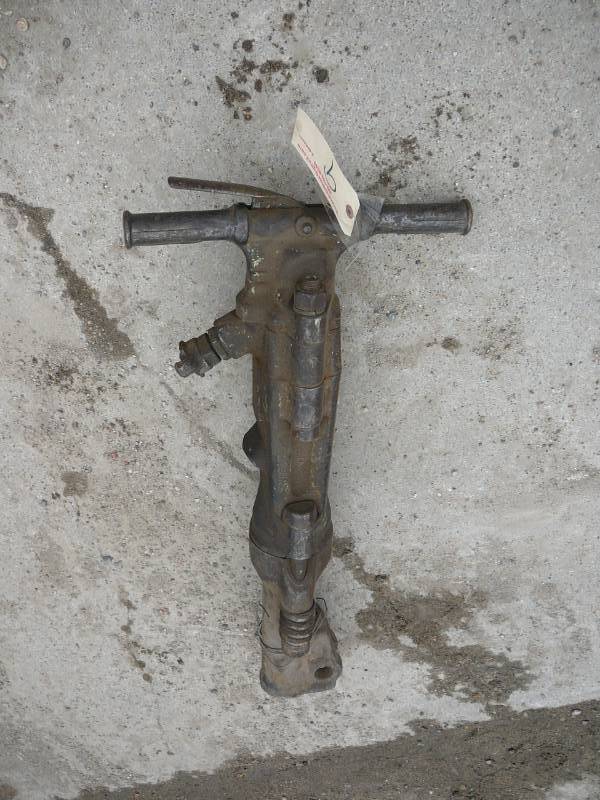 lot 9 image: Jack hammer