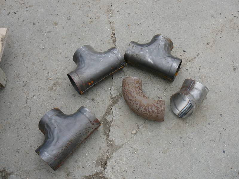 lot 21 image: Couplings, T, 45