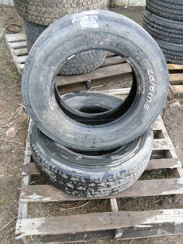 lot 53 image: Tires 21575R 17.5