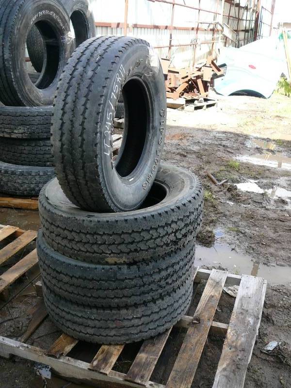 lot 54 image: Tires LT24575R17