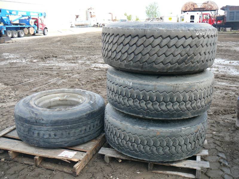 lot 60 image: Wheels & Tires