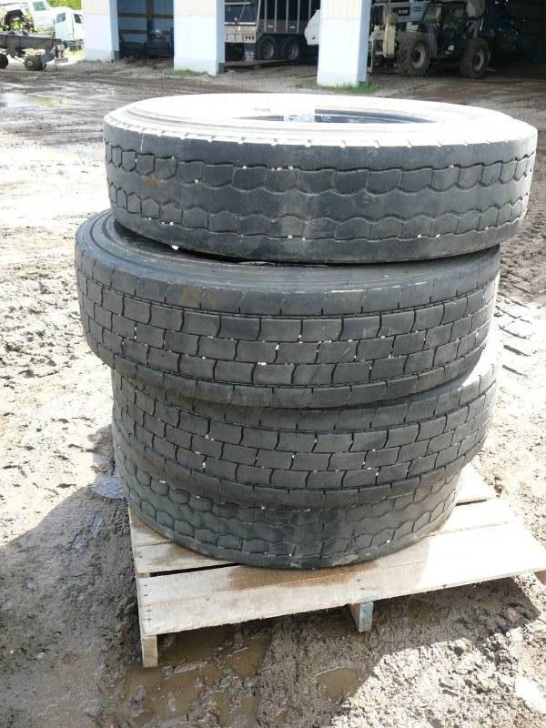 lot 61 image: Tires 11R22.5