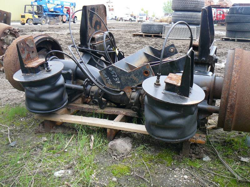 lot 63 image: Tag Axle 20,000 lbs, Solid, Air up & down