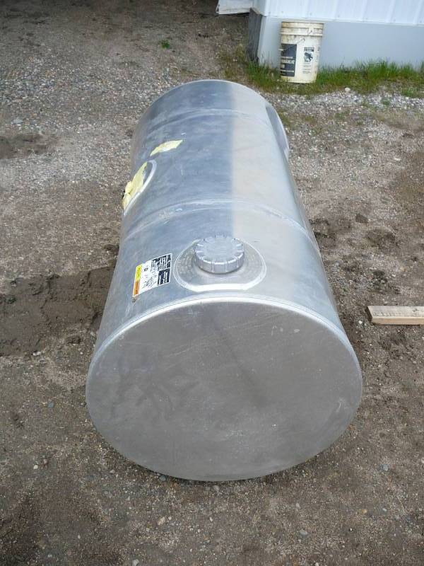 lot 71 image: Alum Fuel Tank Kenworth
