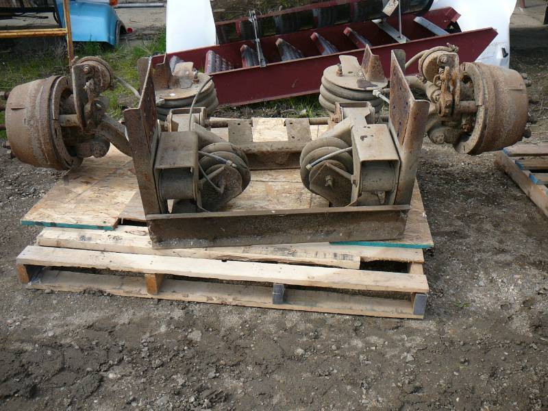 lot 81 image: Tag Axle