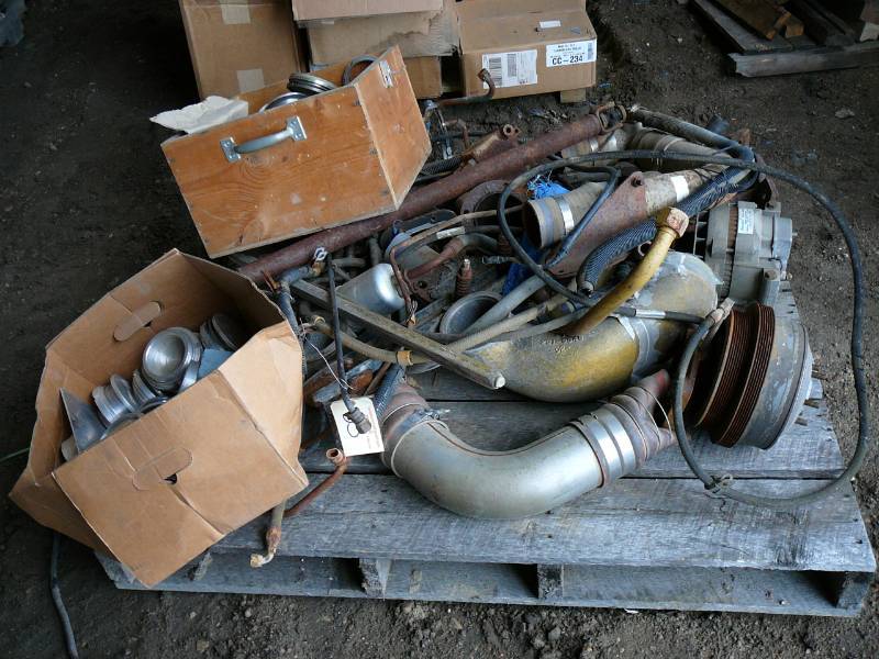 lot 83 image: C15 Cat Parts & Misc