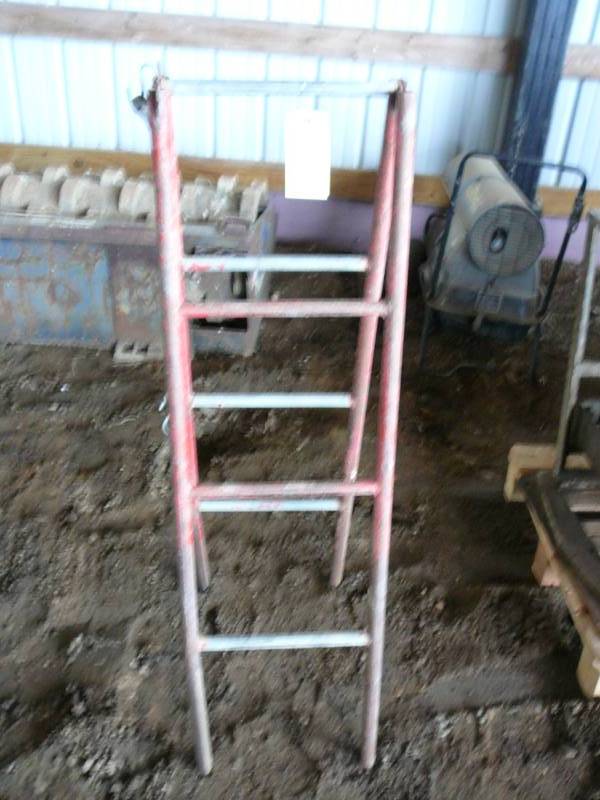 lot 90 image: Ladder