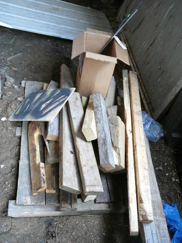 lot 94 image: Wood - 2 x 4 Random Lengths