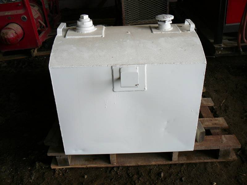 lot 92 image: 80 Gallon Tank