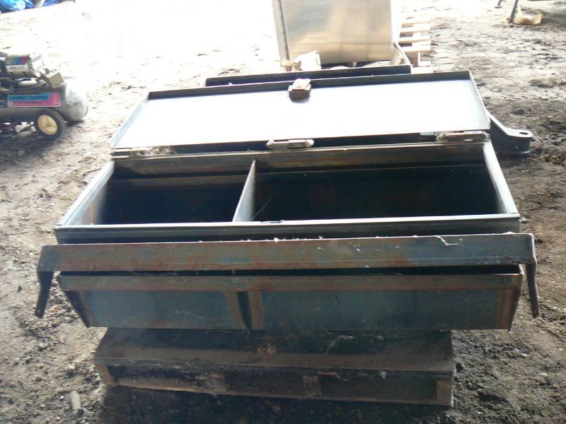 lot 100 image: Lockable Chain Box for Back of Truck
