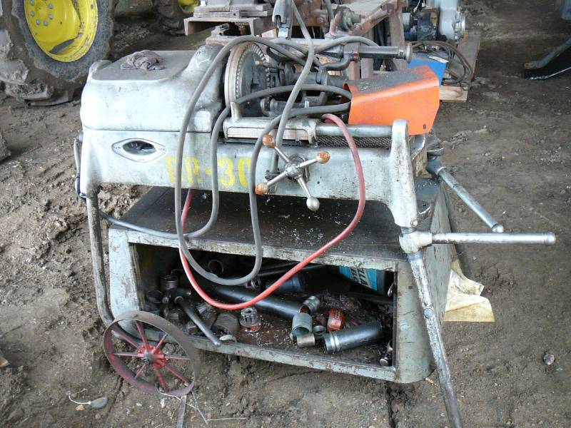 lot 116 image: Ridgid 535 Pipe Threader