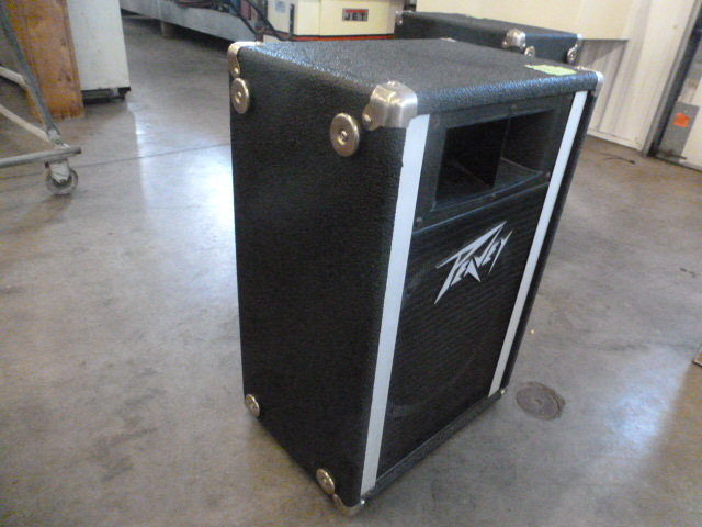 lot 8 image: Peavey 112H Speaker