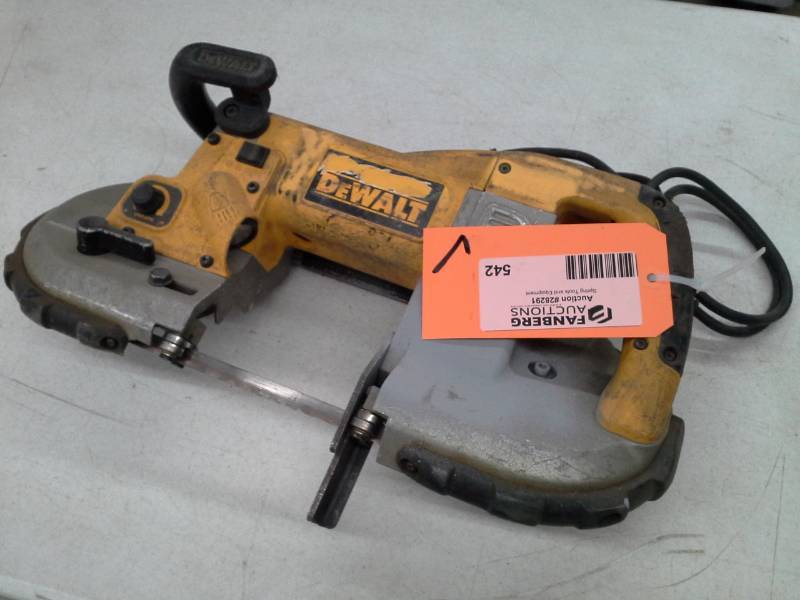 lot 542 image: DeWalt D28770 4-34in. Heavy Duty Deep Cut Variable Speed Band Saw