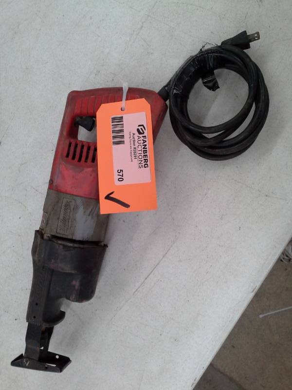 lot 570 image: Milwaukee Electric Tool Corp. Heavy Duty Sawzall