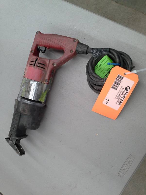 lot 571 image: Milwaukee Electric Tool Corp. Heavy Duty Sawzall
