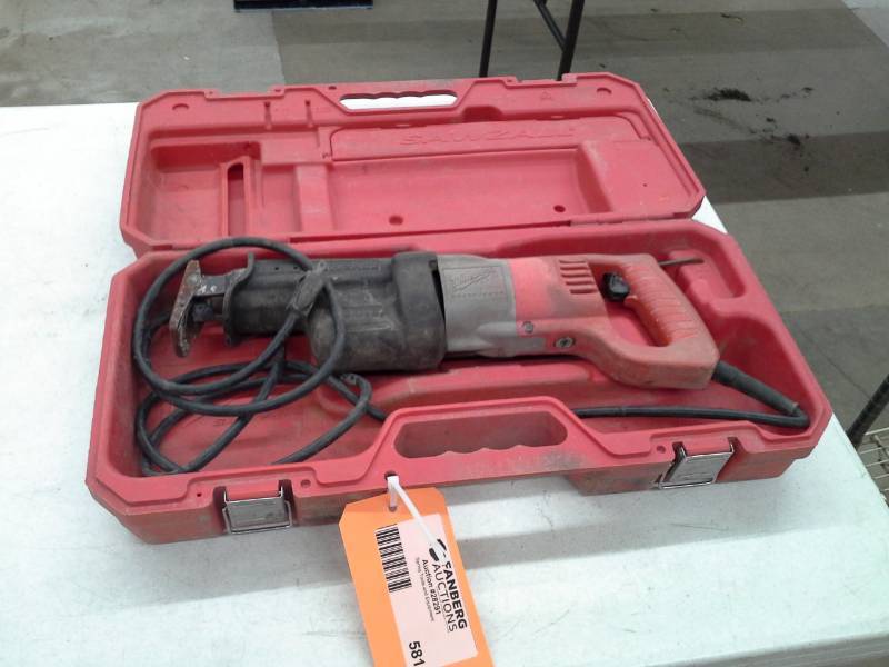 lot 581 image: Milwaukee Electric Tool Corp. Heavy Duty Sawzall with Case