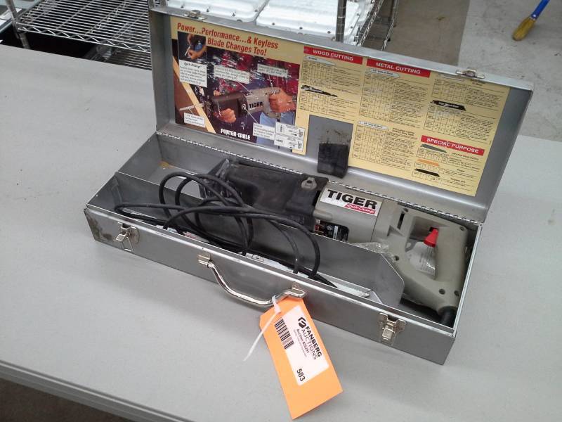 lot 583 image: Porter-Cable Tiger Quik-Change Sawzall with Case