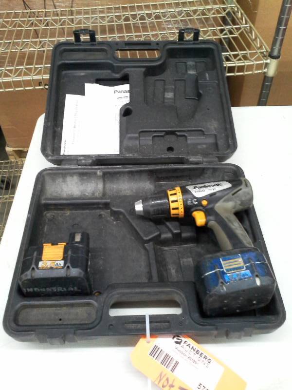 lot 576 image: Panasonic 15.6VDC Cordless Drill with Battery, Charger, Case
