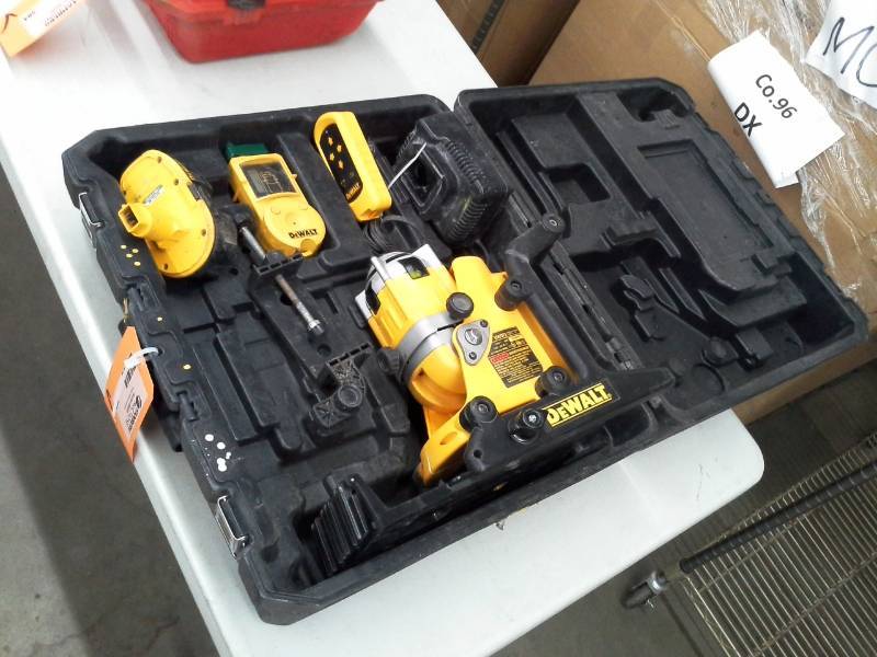 lot 575 image: DeWalt DW073 18VDC Cordless Rotary Laser with Battery, Charger, Case