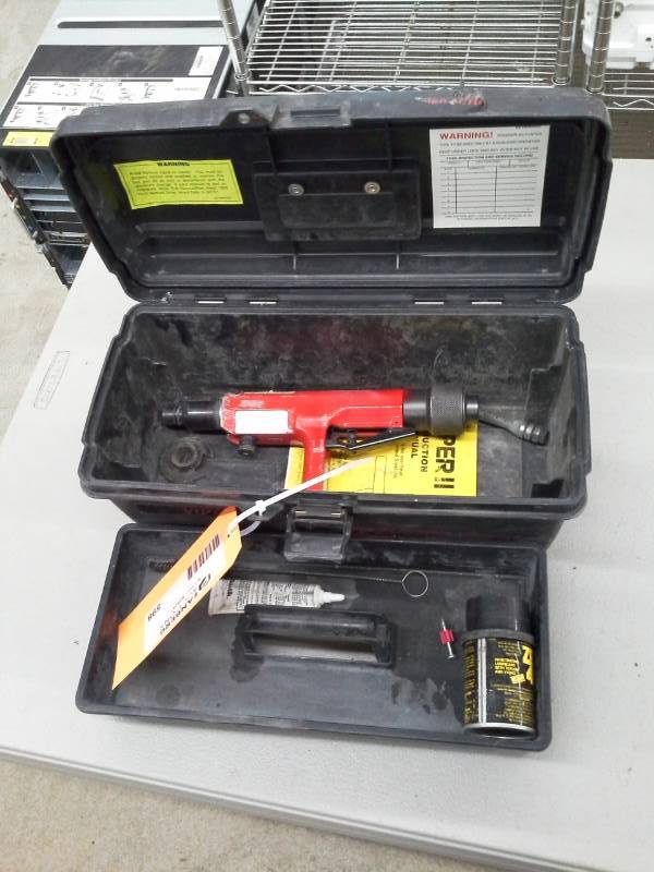lot 598 image: Ramset Viper Powder Actuated Tool with Case