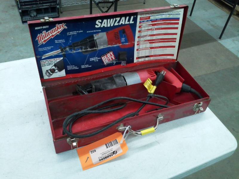 lot 602 image: Milwaukee Electric Tool Corp. Heavy Duty Sawzall with Case