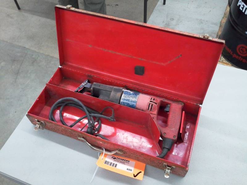 lot 600 image: Milwaukee Electric Tool Corp. Heavy Duty Sawzall with Case