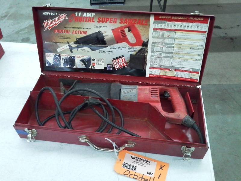 lot 607 image: Milwaukee Electric Tool Corp. Heavy Duty Orbital Super Sawzall with Case