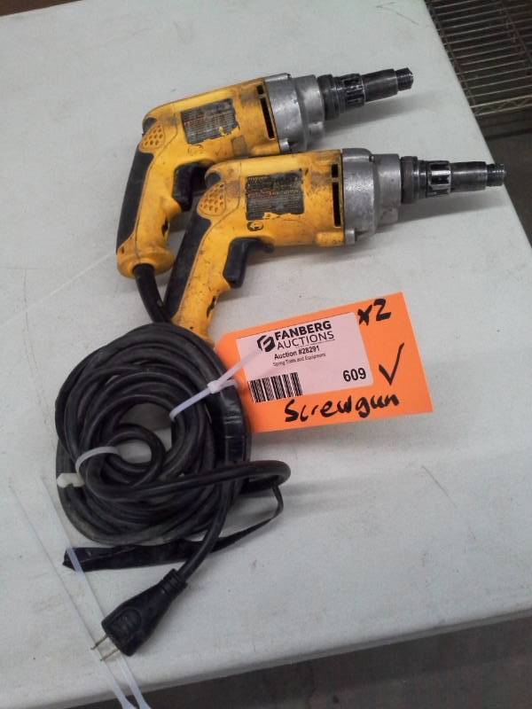 lot 609 image: DeWalt DW268 VSR Versa Cluth Screwdrivers