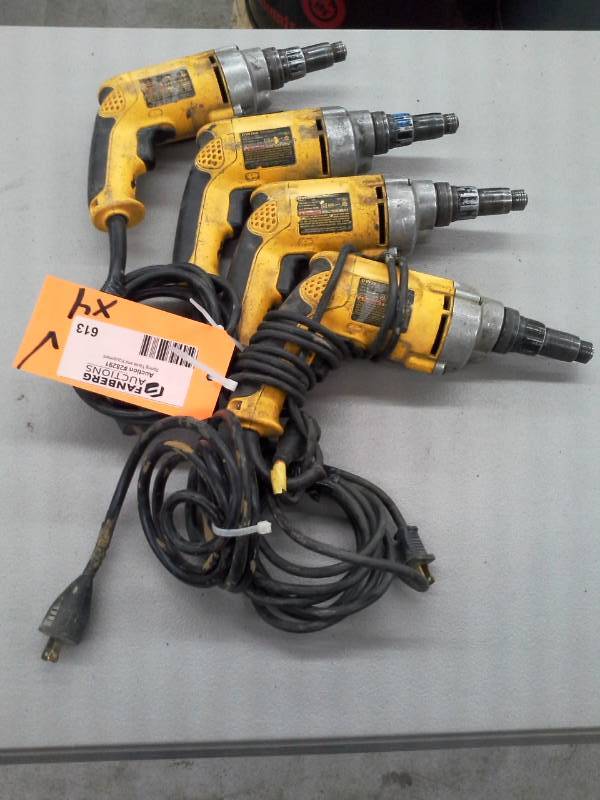 lot 613 image: DeWalt DW268 VSR Versa Cluth Screwdrivers